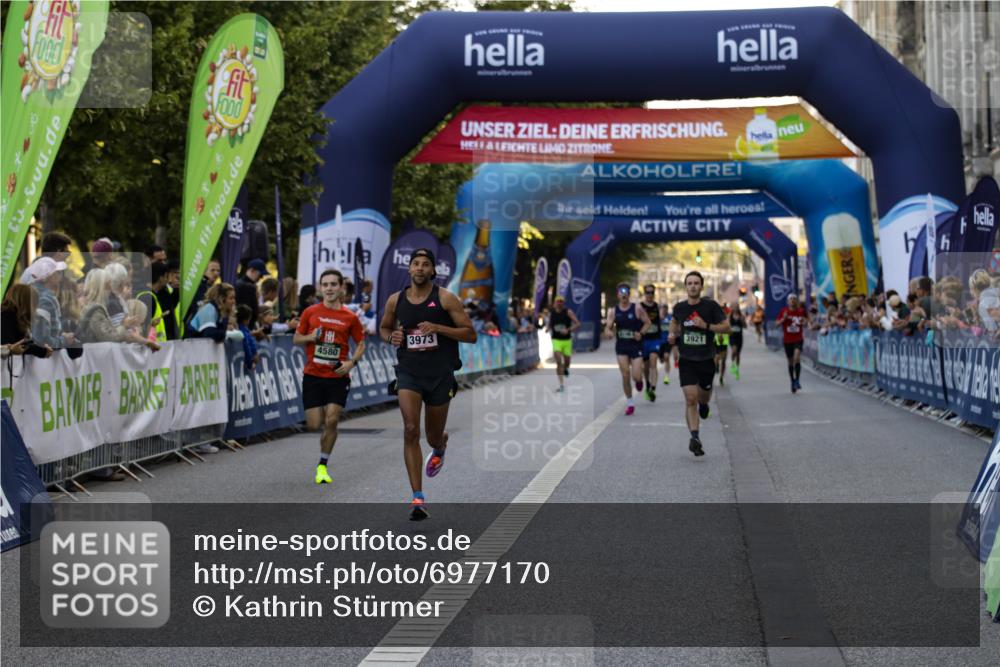 01.09.2024 - BARMER Alsterlauf Kathrin Stürmer Photography http://msf.ph/oto/6977170 01.09.2024 09:39:27 Ziel 2262, 3827, 3921, 3973, 4283, 4388, 4574, 4580, 4652, 5045, 8196 meine-sportfotos.de