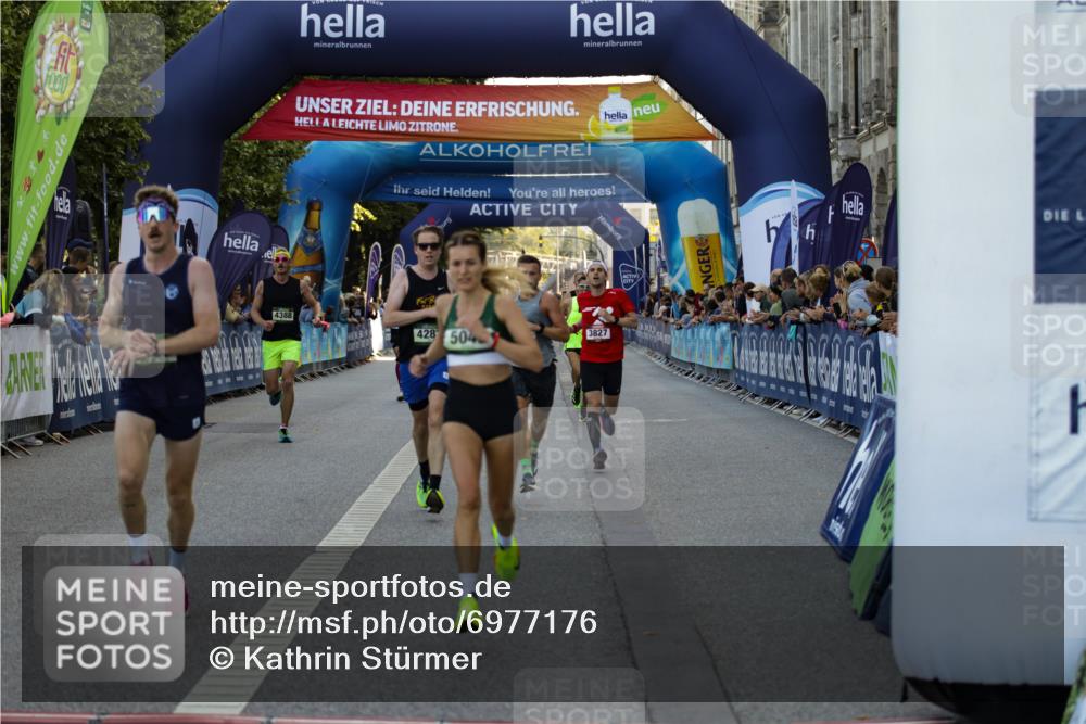 01.09.2024 - BARMER Alsterlauf Kathrin Stürmer Photography http://msf.ph/oto/6977176 01.09.2024 09:39:33 Ziel 1101, 2151, 2262, 3827, 3921, 4283, 4388, 4574, 4837, 5045, 8196, 8385 meine-sportfotos.de