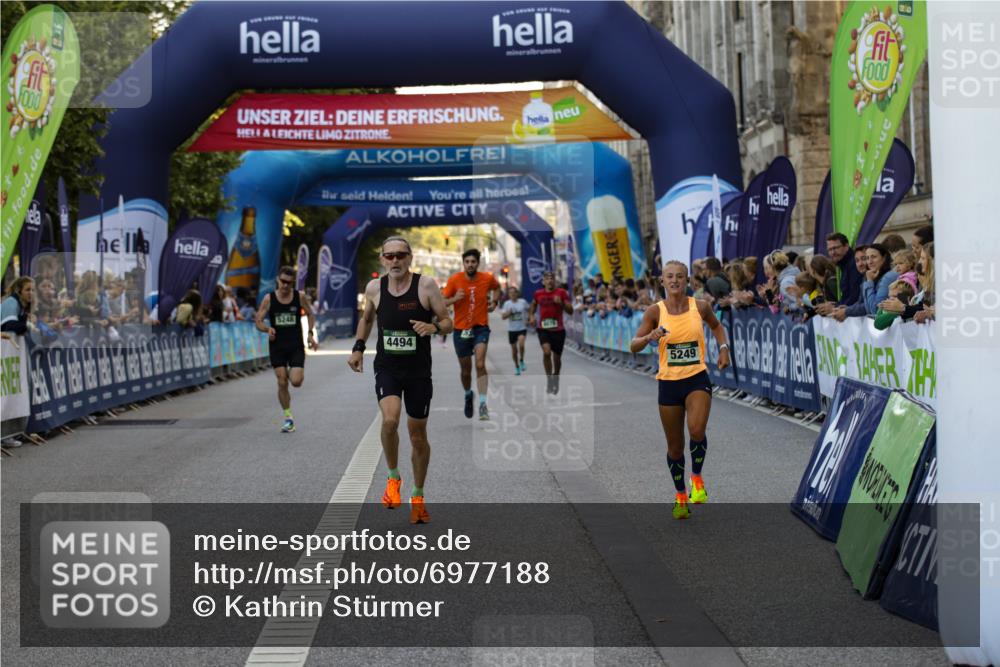 01.09.2024 - BARMER Alsterlauf Kathrin Stürmer Photography http://msf.ph/oto/6977188 01.09.2024 09:39:51 Ziel 3935, 4494, 5248, 5249, 8079, 8182 meine-sportfotos.de
