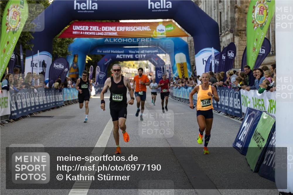 01.09.2024 - BARMER Alsterlauf Kathrin Stürmer Photography http://msf.ph/oto/6977190 01.09.2024 09:39:51 Ziel 3935, 4494, 5248, 5249, 8079, 8182 meine-sportfotos.de
