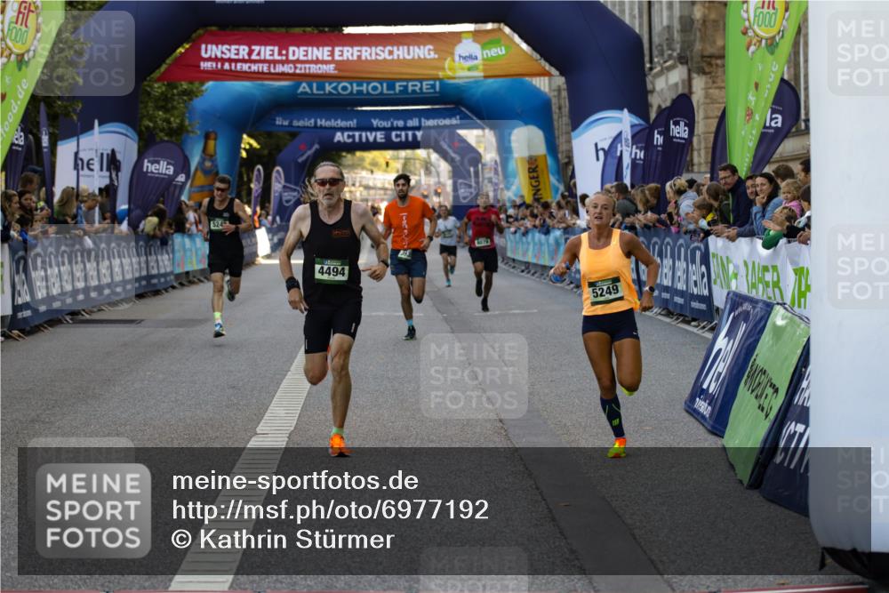 01.09.2024 - BARMER Alsterlauf Kathrin Stürmer Photography http://msf.ph/oto/6977192 01.09.2024 09:39:51 Ziel 3935, 4494, 5248, 5249, 8079, 8182 meine-sportfotos.de