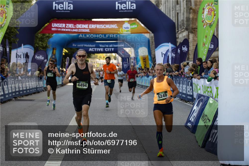 01.09.2024 - BARMER Alsterlauf Kathrin Stürmer Photography http://msf.ph/oto/6977196 01.09.2024 09:39:52 Ziel 3935, 4494, 5248, 5249, 8079, 8182 meine-sportfotos.de