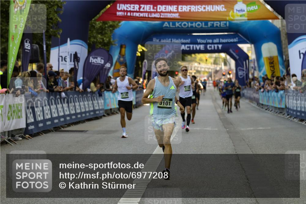 01.09.2024 - BARMER Alsterlauf Kathrin Stürmer Photography http://msf.ph/oto/6977208 01.09.2024 09:40:05 Ziel 2283, 2462, 3101, 3126, 3469, 4156, 4270, 4795, 5255, 8257, 8368 meine-sportfotos.de