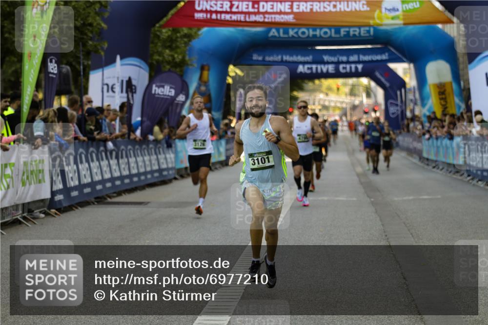 01.09.2024 - BARMER Alsterlauf Kathrin Stürmer Photography http://msf.ph/oto/6977210 01.09.2024 09:40:05 Ziel 2283, 2462, 3101, 3126, 3469, 4156, 4270, 4795, 5255, 8257, 8368 meine-sportfotos.de