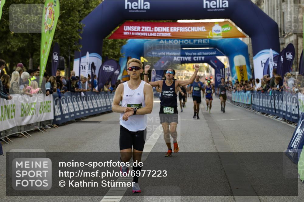 01.09.2024 - BARMER Alsterlauf Kathrin Stürmer Photography http://msf.ph/oto/6977223 01.09.2024 09:40:10 Ziel 2283, 2462, 3126, 3469, 4156, 4270, 4659, 4795, 5255, 8257, 8368 meine-sportfotos.de