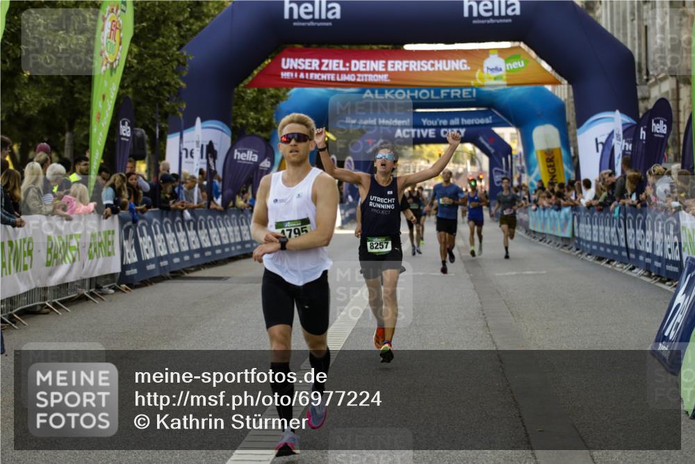 01.09.2024 - BARMER Alsterlauf Kathrin Stürmer Photography http://msf.ph/oto/6977224 01.09.2024 09:40:10 Ziel 2283, 2462, 3126, 3469, 4156, 4270, 4659, 4795, 5255, 8257, 8368 meine-sportfotos.de
