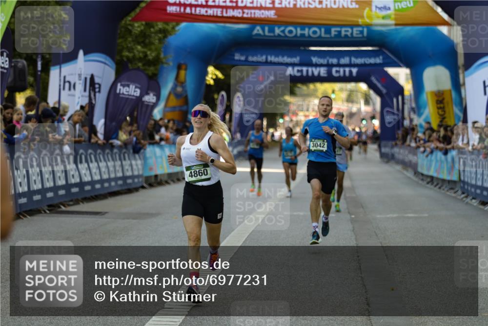 01.09.2024 - BARMER Alsterlauf Kathrin Stürmer Photography http://msf.ph/oto/6977231 01.09.2024 09:40:27 Ziel 3042, 4275, 4787, 4860, 4873, 4978 meine-sportfotos.de