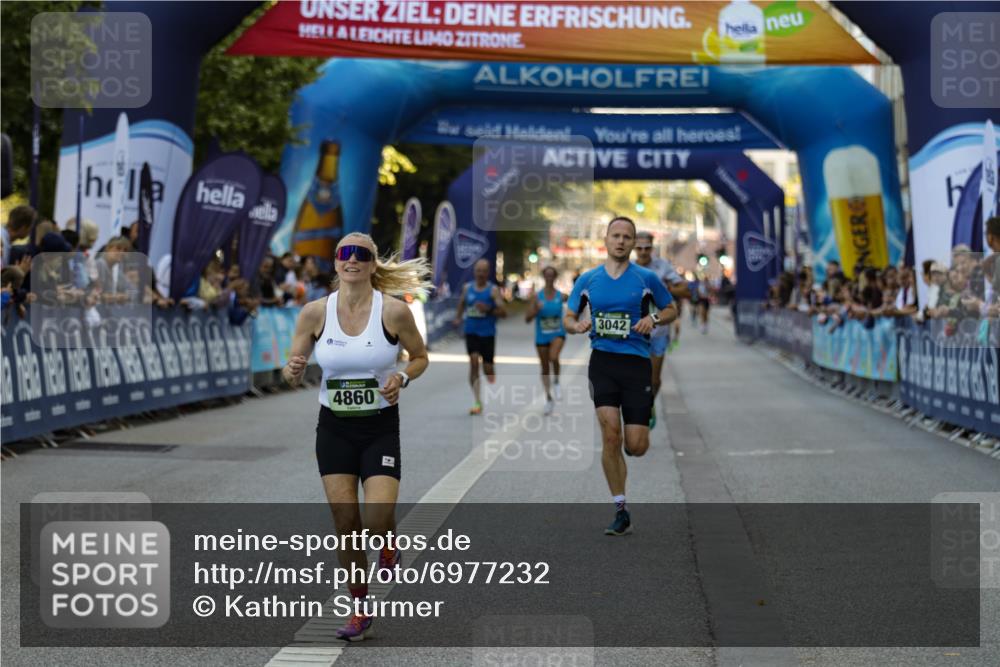 01.09.2024 - BARMER Alsterlauf Kathrin Stürmer Photography http://msf.ph/oto/6977232 01.09.2024 09:40:27 Ziel 3042, 4275, 4787, 4860, 4873, 4978 meine-sportfotos.de