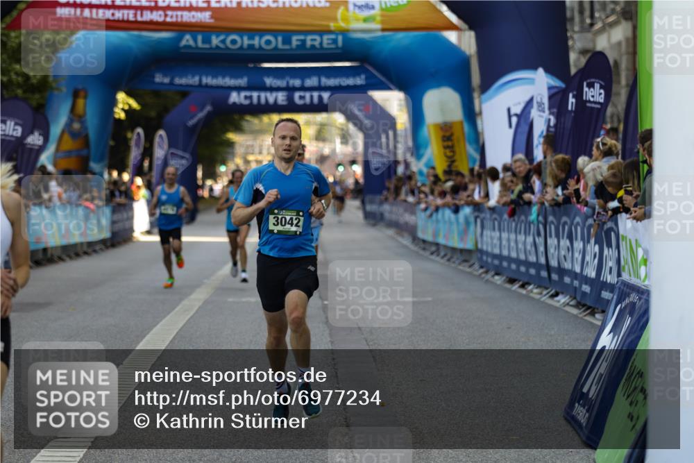 01.09.2024 - BARMER Alsterlauf Kathrin Stürmer Photography http://msf.ph/oto/6977234 01.09.2024 09:40:28 Ziel 3042, 4275, 4787, 4860, 4978 meine-sportfotos.de