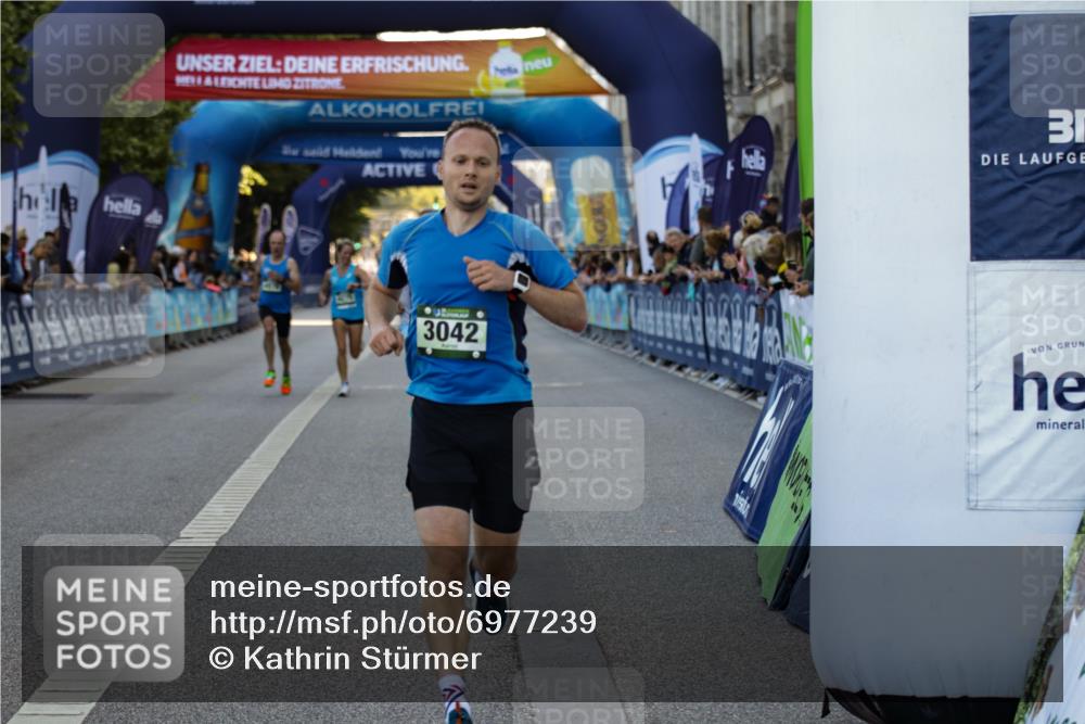 01.09.2024 - BARMER Alsterlauf Kathrin Stürmer Photography http://msf.ph/oto/6977239 01.09.2024 09:40:30 Ziel 3042, 4275, 4787, 4860, 4978 meine-sportfotos.de