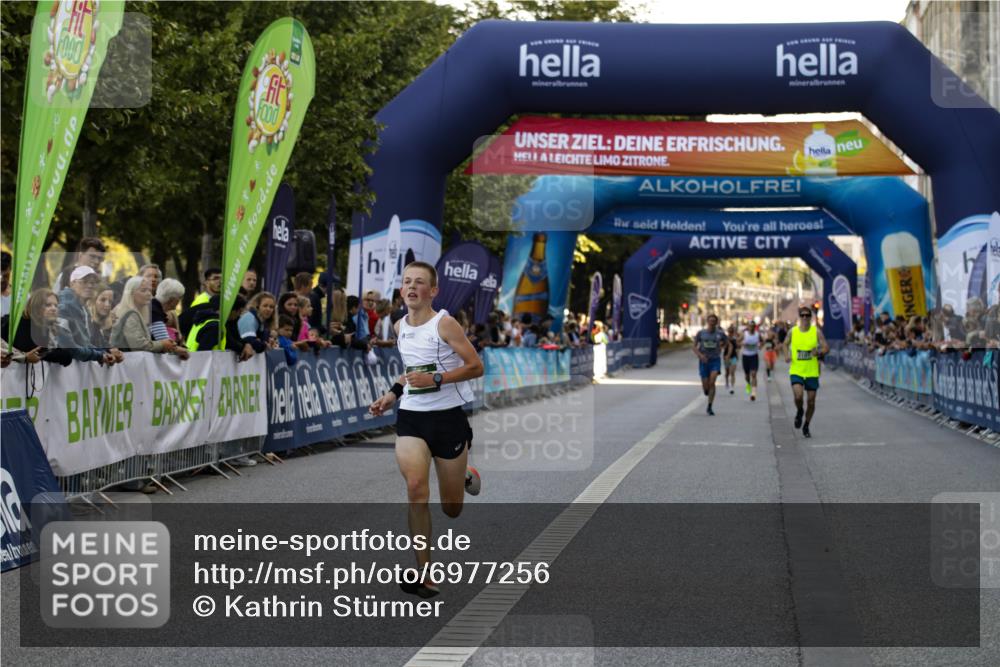 01.09.2024 - BARMER Alsterlauf Kathrin Stürmer Photography http://msf.ph/oto/6977256 01.09.2024 09:41:14 Ziel 2107, 3802, 4463 meine-sportfotos.de