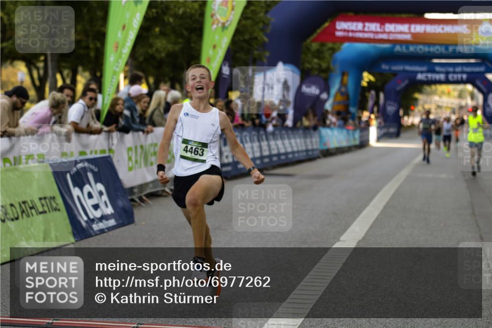 01.09.2024 - BARMER Alsterlauf Kathrin Stürmer Photography http://msf.ph/oto/6977262 01.09.2024 09:41:15 Ziel 2107, 3802, 4463 meine-sportfotos.de