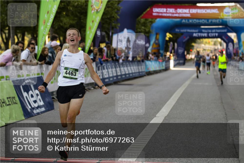 01.09.2024 - BARMER Alsterlauf Kathrin Stürmer Photography http://msf.ph/oto/6977263 01.09.2024 09:41:15 Ziel 2107, 3802, 4463 meine-sportfotos.de