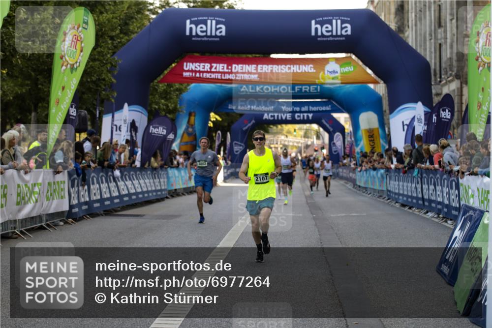 01.09.2024 - BARMER Alsterlauf Kathrin Stürmer Photography http://msf.ph/oto/6977264 01.09.2024 09:41:19 Ziel 2107, 3400, 3802, 3881, 4136, 4615 meine-sportfotos.de