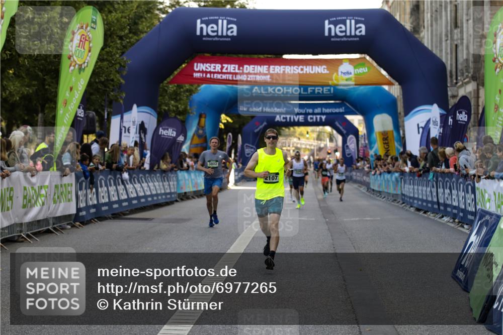 01.09.2024 - BARMER Alsterlauf Kathrin Stürmer Photography http://msf.ph/oto/6977265 01.09.2024 09:41:19 Ziel 2107, 3400, 3802, 3881, 4136, 4615 meine-sportfotos.de