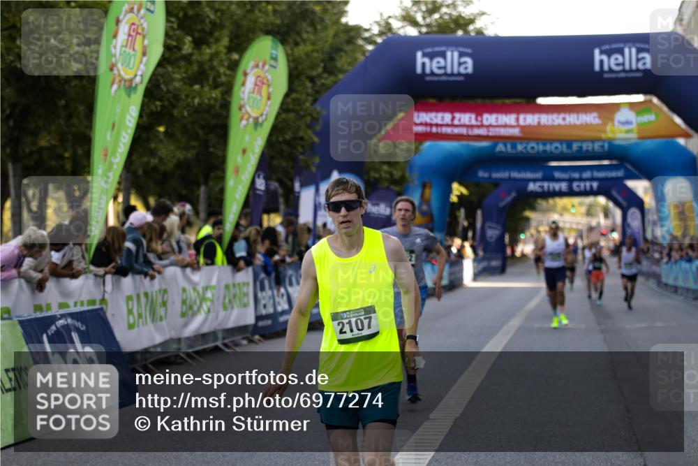 01.09.2024 - BARMER Alsterlauf Kathrin Stürmer Photography http://msf.ph/oto/6977274 01.09.2024 09:41:22 Ziel 2107, 3400, 3802, 3881, 4136, 4615, 4845 meine-sportfotos.de