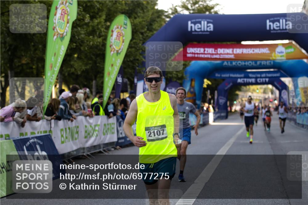 01.09.2024 - BARMER Alsterlauf Kathrin Stürmer Photography http://msf.ph/oto/6977275 01.09.2024 09:41:22 Ziel 2107, 3400, 3802, 3881, 4136, 4615, 4845 meine-sportfotos.de