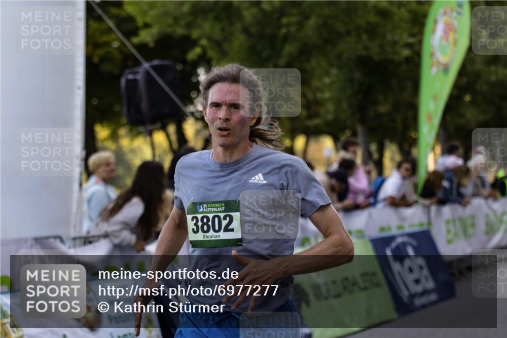 01.09.2024 - BARMER Alsterlauf Kathrin Stürmer Photography http://msf.ph/oto/6977277 01.09.2024 09:41:25 Ziel 3400, 3802, 3881, 4136, 4615, 4845, 8376 meine-sportfotos.de
