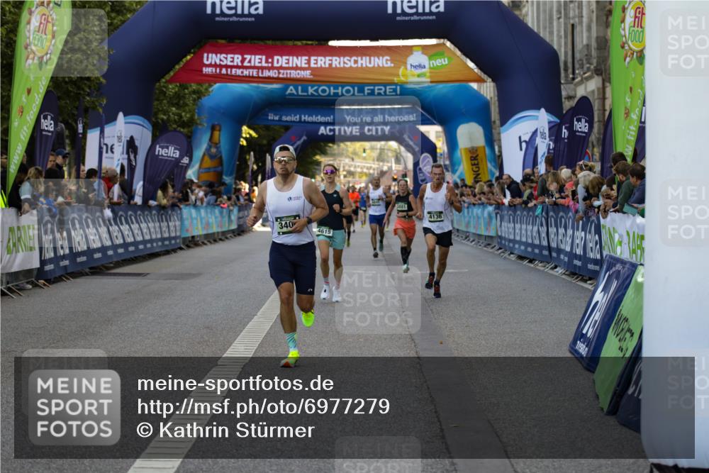 01.09.2024 - BARMER Alsterlauf Kathrin Stürmer Photography http://msf.ph/oto/6977279 01.09.2024 09:41:27 Ziel 3400, 3802, 3881, 4136, 4529, 4615, 4845, 8376 meine-sportfotos.de