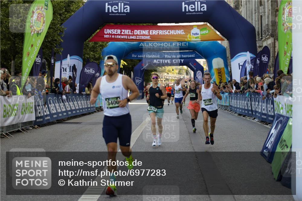 01.09.2024 - BARMER Alsterlauf Kathrin Stürmer Photography http://msf.ph/oto/6977283 01.09.2024 09:41:28 Ziel 3400, 3881, 4136, 4529, 4615, 4845, 8376 meine-sportfotos.de