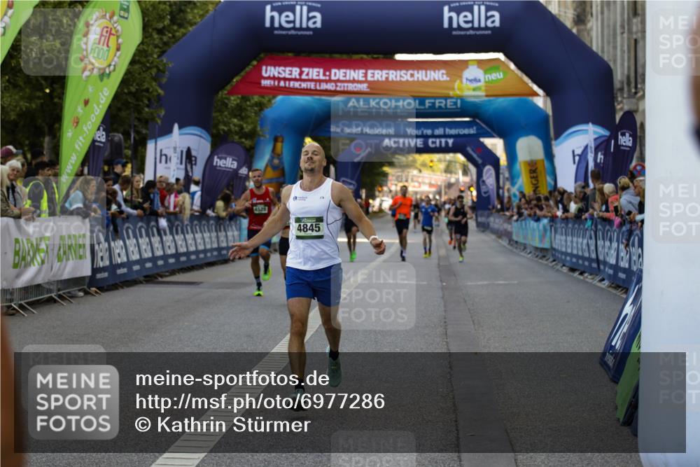 01.09.2024 - BARMER Alsterlauf Kathrin Stürmer Photography http://msf.ph/oto/6977286 01.09.2024 09:41:34 Ziel 2627, 3074, 3881, 4529, 4615, 4845, 5041, 8213, 8376 meine-sportfotos.de