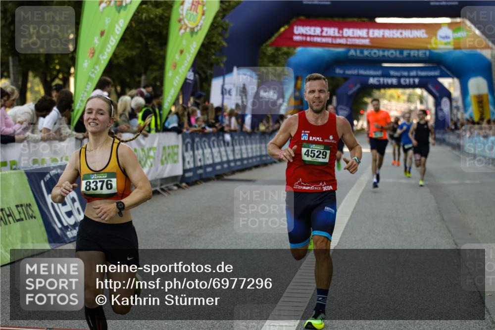 01.09.2024 - BARMER Alsterlauf Kathrin Stürmer Photography http://msf.ph/oto/6977296 01.09.2024 09:41:39 Ziel 2627, 3074, 4529, 5041, 8189, 8213, 8376 meine-sportfotos.de