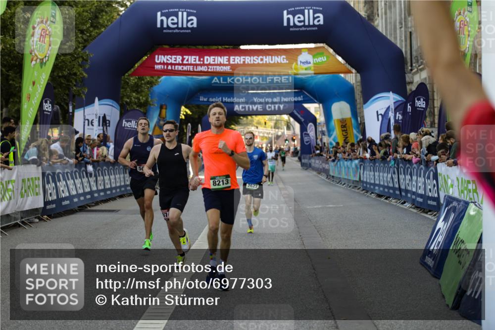 01.09.2024 - BARMER Alsterlauf Kathrin Stürmer Photography http://msf.ph/oto/6977303 01.09.2024 09:41:43 Ziel 2627, 3074, 3372, 5041, 8189, 8213 meine-sportfotos.de