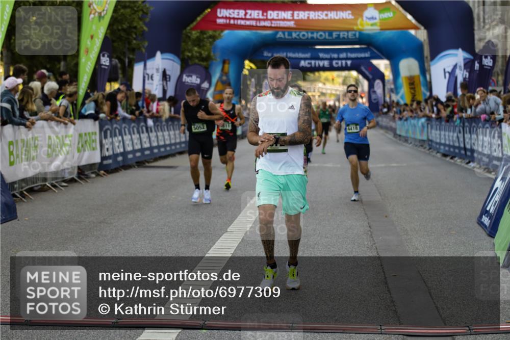 01.09.2024 - BARMER Alsterlauf Kathrin Stürmer Photography http://msf.ph/oto/6977309 01.09.2024 09:41:56 Ziel 2130, 3041, 3372, 4418, 4424, 4511, 4943, 5052, 8030, 8139 meine-sportfotos.de