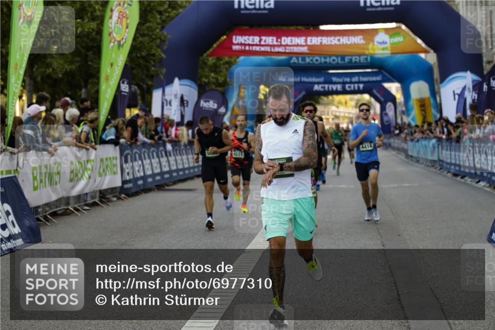 01.09.2024 - BARMER Alsterlauf Kathrin Stürmer Photography http://msf.ph/oto/6977310 01.09.2024 09:41:56 Ziel 2130, 3041, 3372, 4418, 4424, 4511, 4943, 5052, 8030, 8139 meine-sportfotos.de
