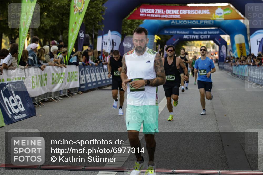 01.09.2024 - BARMER Alsterlauf Kathrin Stürmer Photography http://msf.ph/oto/6977314 01.09.2024 09:41:57 Ziel 2130, 3041, 3372, 4418, 4424, 4511, 4753, 4943, 5052, 8030, 8139 meine-sportfotos.de