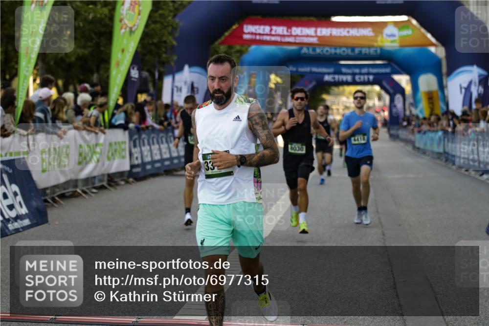 01.09.2024 - BARMER Alsterlauf Kathrin Stürmer Photography http://msf.ph/oto/6977315 01.09.2024 09:41:57 Ziel 2130, 3041, 3372, 4418, 4424, 4511, 4753, 4943, 5052, 8030, 8139 meine-sportfotos.de