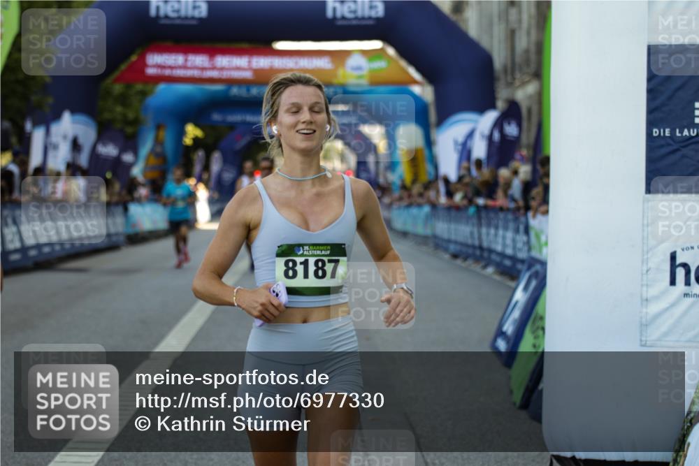 01.09.2024 - BARMER Alsterlauf Kathrin Stürmer Photography http://msf.ph/oto/6977330 01.09.2024 09:42:44 Ziel 4168, 4458, 4675, 4762, 4834, 5274, 8187, 8217 meine-sportfotos.de