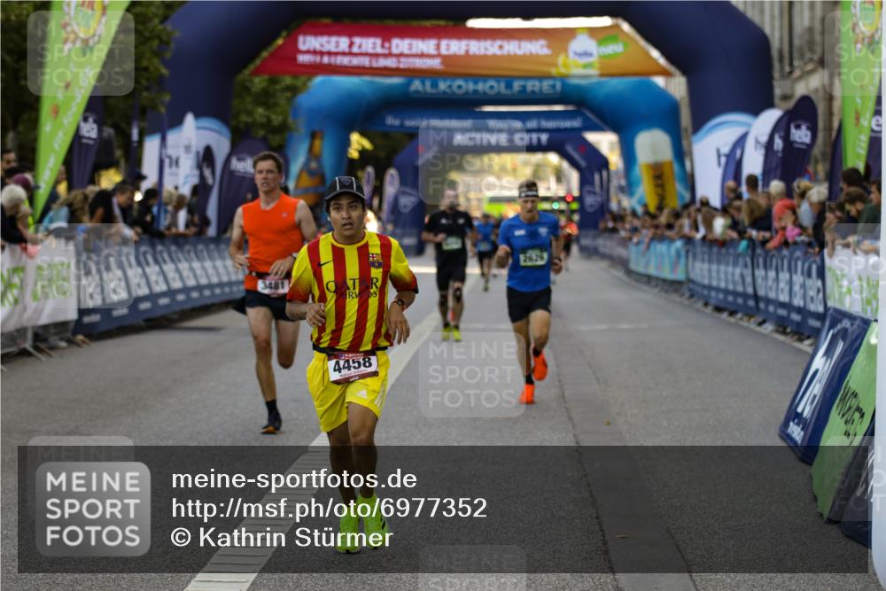 01.09.2024 - BARMER Alsterlauf Kathrin Stürmer Photography http://msf.ph/oto/6977352 01.09.2024 09:42:56 Ziel 2492, 2626, 2951, 3305, 3481, 4450, 4458 meine-sportfotos.de