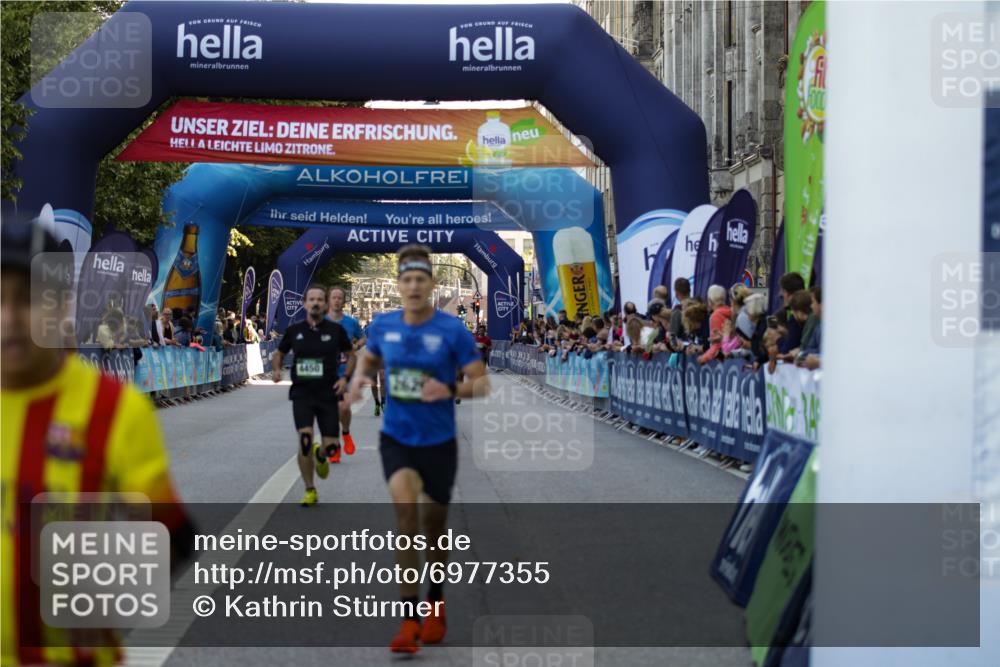 01.09.2024 - BARMER Alsterlauf Kathrin Stürmer Photography http://msf.ph/oto/6977355 01.09.2024 09:42:58 Ziel 2492, 2626, 2951, 3114, 3305, 3481, 4049, 4450, 4458, 8132, 8194 meine-sportfotos.de