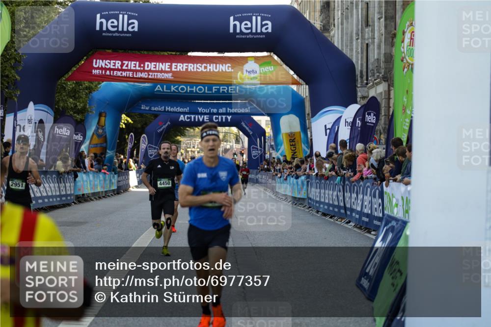 01.09.2024 - BARMER Alsterlauf Kathrin Stürmer Photography http://msf.ph/oto/6977357 01.09.2024 09:42:58 Ziel 2492, 2626, 2951, 3114, 3305, 3481, 4049, 4450, 4458, 8132, 8194 meine-sportfotos.de