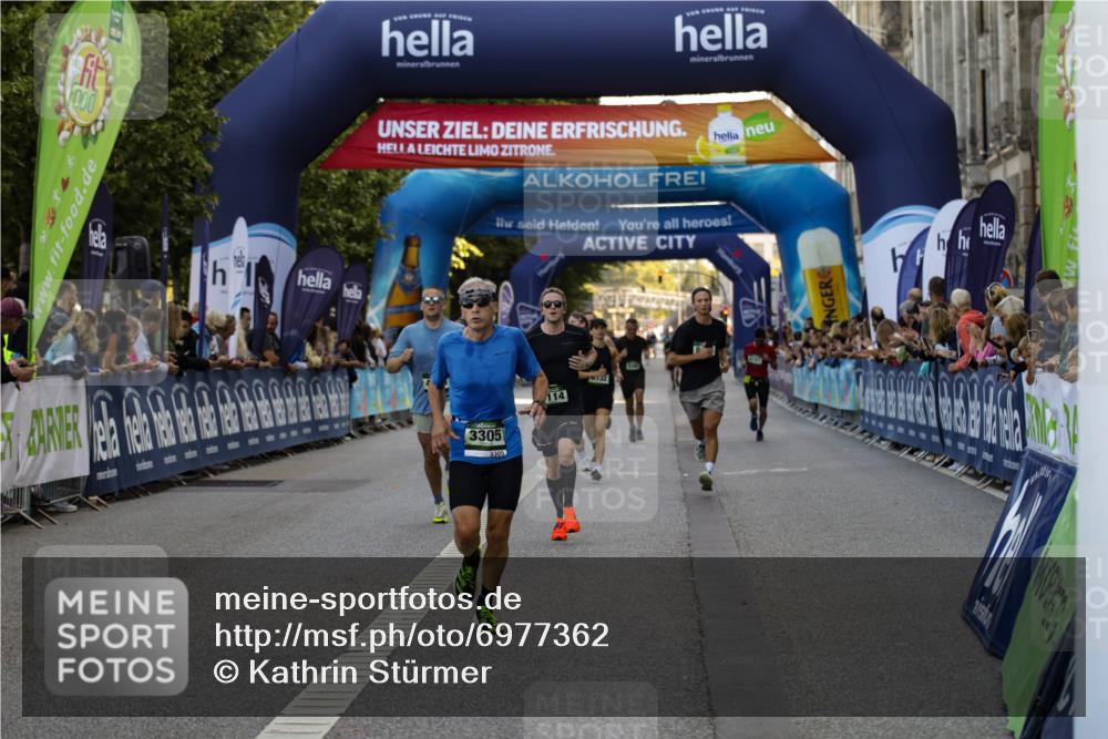 01.09.2024 - BARMER Alsterlauf Kathrin Stürmer Photography http://msf.ph/oto/6977362 01.09.2024 09:43:06 Ziel 2492, 3114, 3305, 4049, 4167, 4290, 4538, 5287, 8132, 8194, 8236, 8387 meine-sportfotos.de