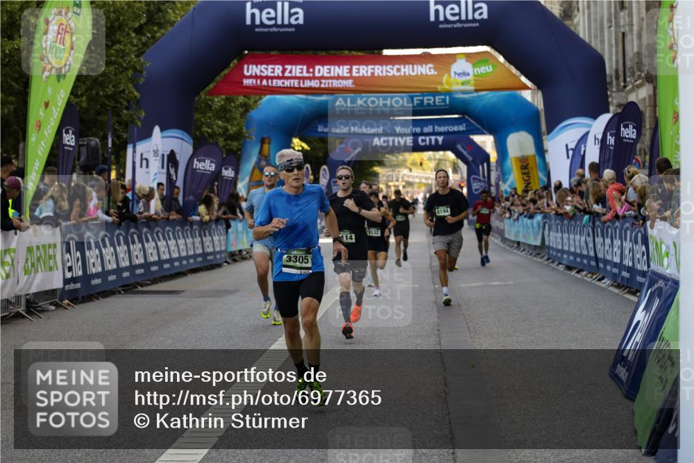 01.09.2024 - BARMER Alsterlauf Kathrin Stürmer Photography http://msf.ph/oto/6977365 01.09.2024 09:43:07 Ziel 3114, 3305, 4049, 4167, 4290, 4538, 5252, 5287, 8132, 8194, 8236, 8387 meine-sportfotos.de