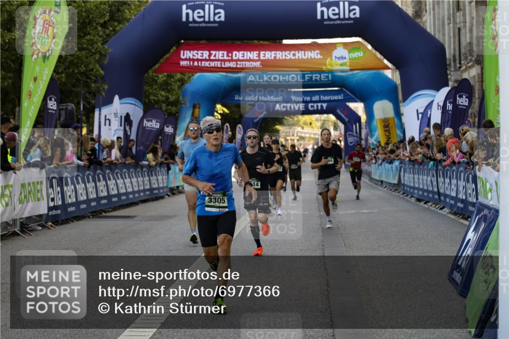 01.09.2024 - BARMER Alsterlauf Kathrin Stürmer Photography http://msf.ph/oto/6977366 01.09.2024 09:43:07 Ziel 3114, 3305, 4049, 4167, 4290, 4538, 5252, 5287, 8132, 8194, 8236, 8387 meine-sportfotos.de