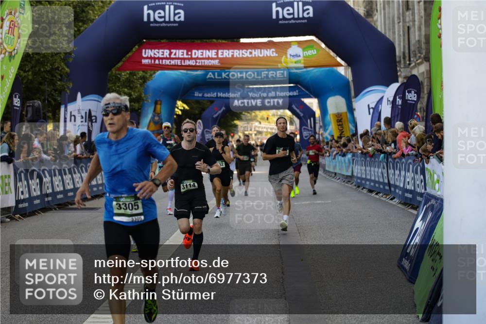 01.09.2024 - BARMER Alsterlauf Kathrin Stürmer Photography http://msf.ph/oto/6977373 01.09.2024 09:43:08 Ziel 1109, 3114, 3305, 4049, 4167, 4290, 4538, 5252, 5287, 8132, 8194, 8236, 8387 meine-sportfotos.de