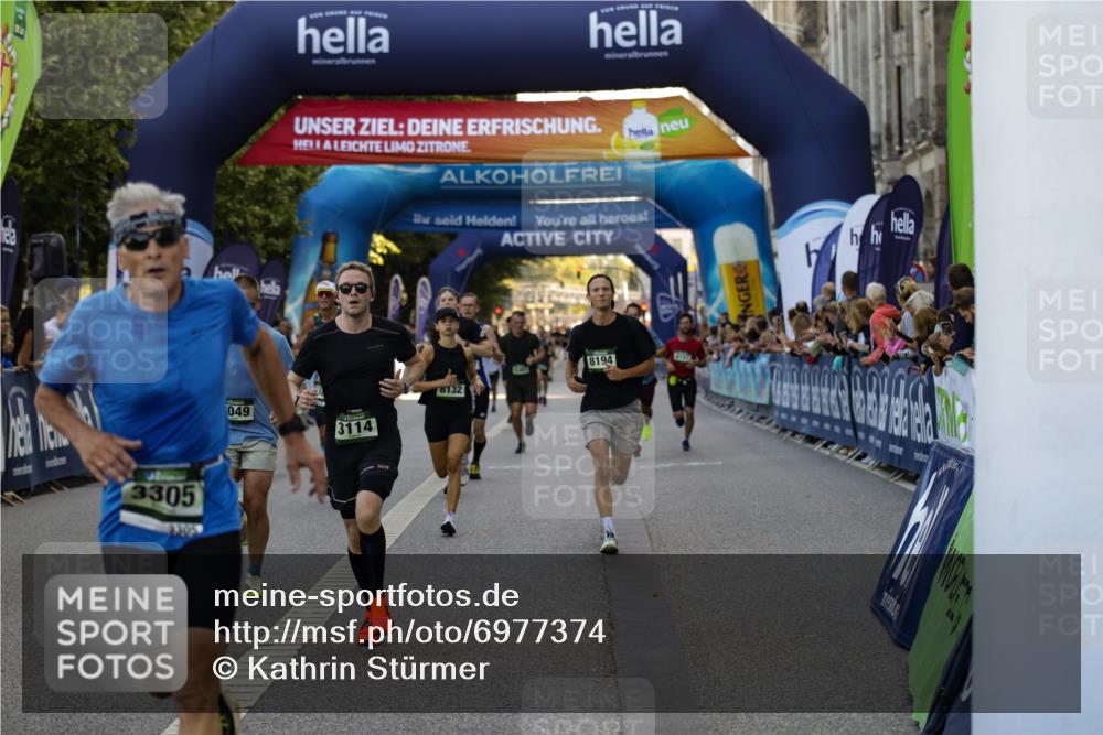 01.09.2024 - BARMER Alsterlauf Kathrin Stürmer Photography http://msf.ph/oto/6977374 01.09.2024 09:43:08 Ziel 1109, 3114, 3305, 4049, 4167, 4290, 4538, 5252, 5287, 8132, 8194, 8236, 8387 meine-sportfotos.de