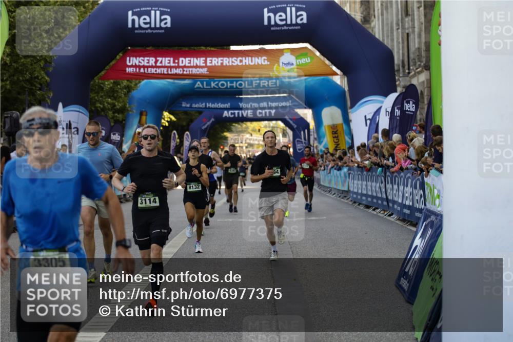 01.09.2024 - BARMER Alsterlauf Kathrin Stürmer Photography http://msf.ph/oto/6977375 01.09.2024 09:43:08 Ziel 1109, 3114, 3305, 4049, 4167, 4290, 4538, 5252, 5287, 8132, 8194, 8236, 8387 meine-sportfotos.de