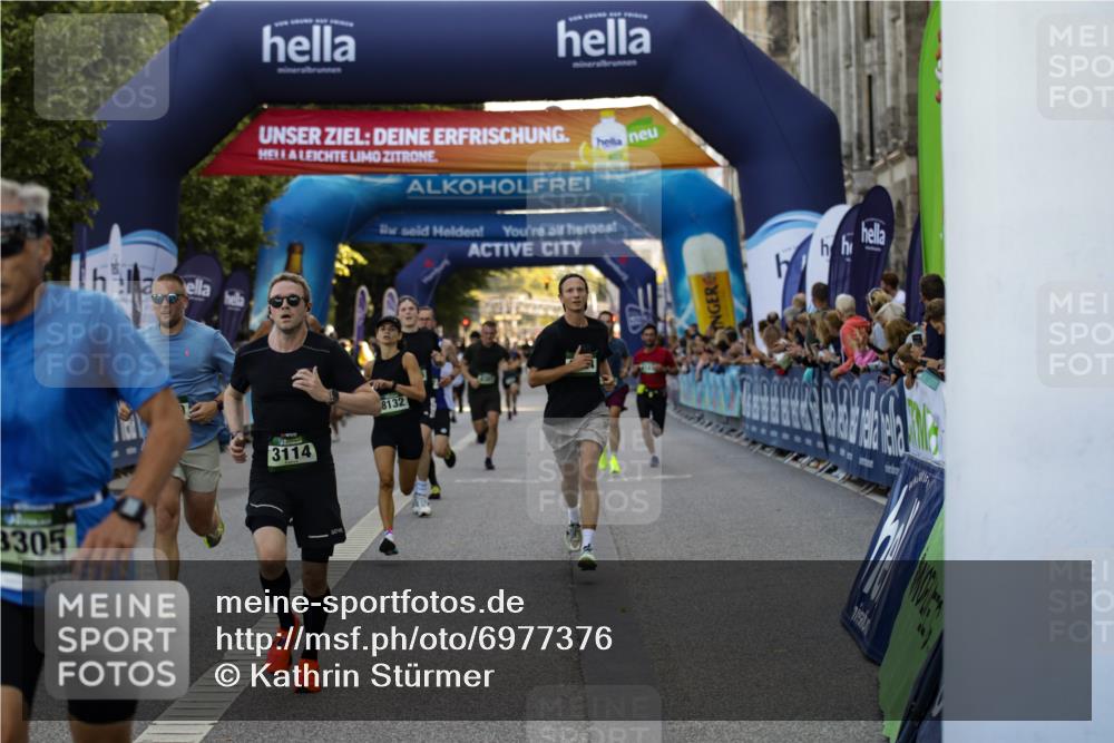 01.09.2024 - BARMER Alsterlauf Kathrin Stürmer Photography http://msf.ph/oto/6977376 01.09.2024 09:43:08 Ziel 1109, 3114, 3305, 4049, 4167, 4290, 4538, 5252, 5287, 8132, 8194, 8236, 8387 meine-sportfotos.de
