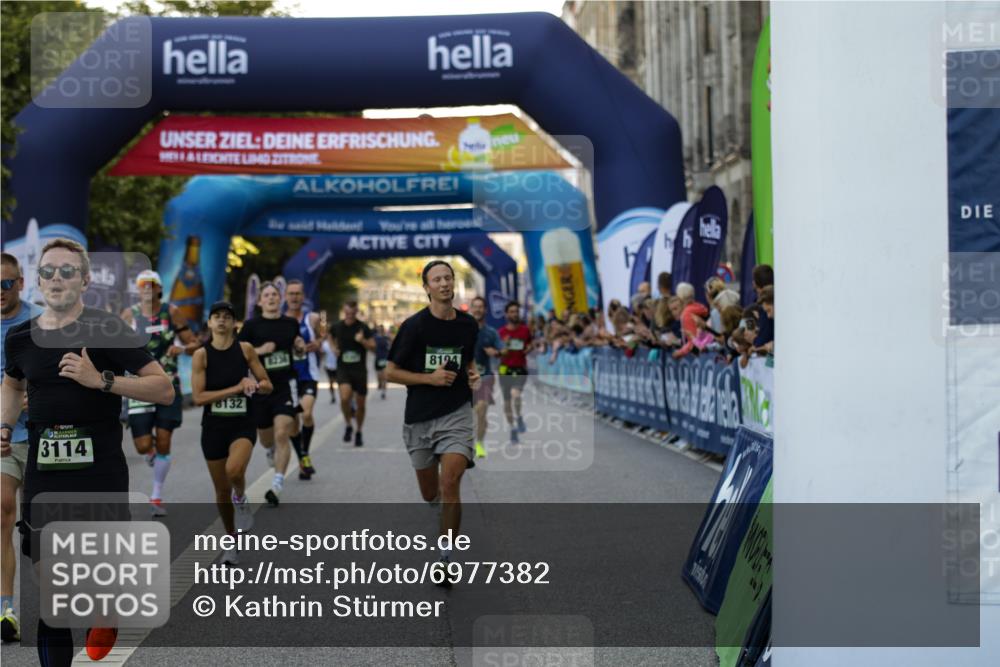 01.09.2024 - BARMER Alsterlauf Kathrin Stürmer Photography http://msf.ph/oto/6977382 01.09.2024 09:43:09 Ziel 1109, 3114, 3305, 4049, 4167, 4290, 4538, 5252, 5287, 8132, 8194, 8236, 8387 meine-sportfotos.de