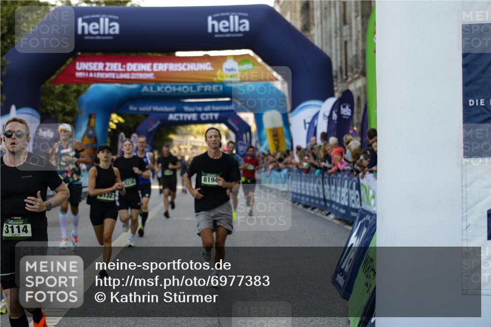 01.09.2024 - BARMER Alsterlauf Kathrin Stürmer Photography http://msf.ph/oto/6977383 01.09.2024 09:43:09 Ziel 1109, 3114, 3305, 4049, 4167, 4290, 4538, 5252, 5287, 8132, 8194, 8236, 8387 meine-sportfotos.de