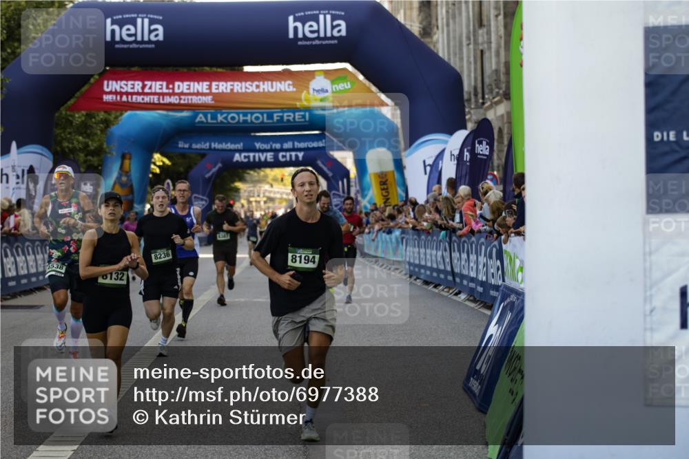 01.09.2024 - BARMER Alsterlauf Kathrin Stürmer Photography http://msf.ph/oto/6977388 01.09.2024 09:43:10 Ziel 1109, 2850, 3114, 3305, 3788, 4049, 4167, 4290, 4538, 5252, 5287, 8132, 8194, 8236, 8387 meine-sportfotos.de