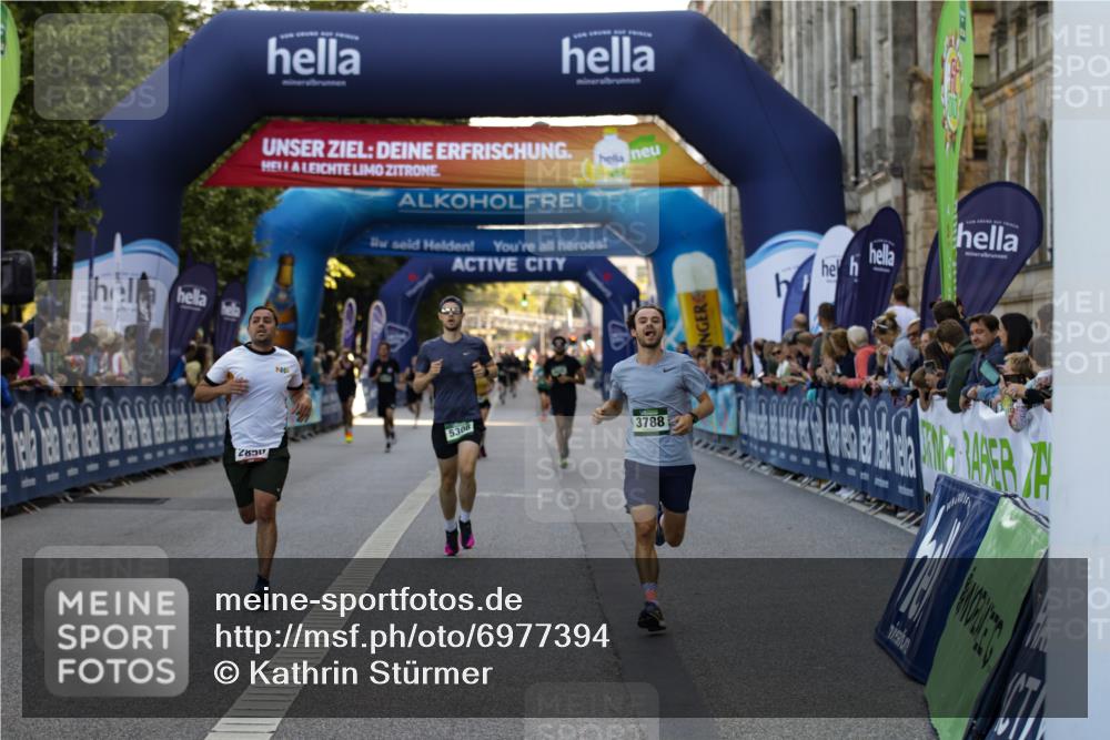 01.09.2024 - BARMER Alsterlauf Kathrin Stürmer Photography http://msf.ph/oto/6977394 01.09.2024 09:43:21 Ziel 1109, 2850, 3788, 4435, 4549, 4600, 5252, 5308 meine-sportfotos.de