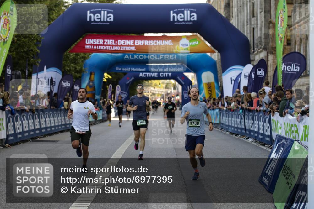 01.09.2024 - BARMER Alsterlauf Kathrin Stürmer Photography http://msf.ph/oto/6977395 01.09.2024 09:43:21 Ziel 1109, 2850, 3788, 4435, 4549, 4600, 5252, 5308 meine-sportfotos.de