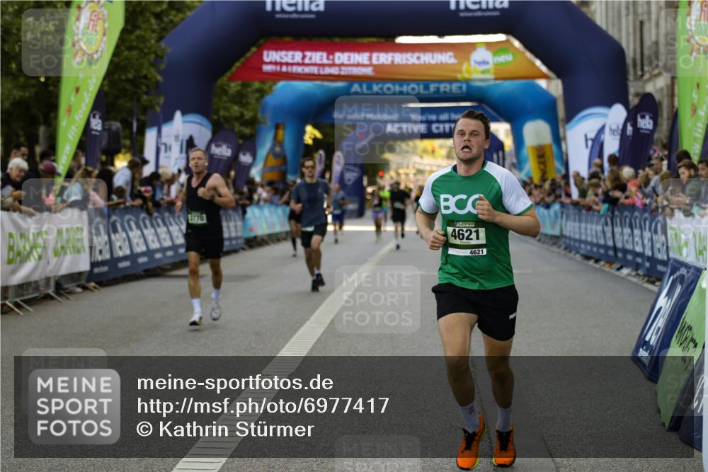 01.09.2024 - BARMER Alsterlauf Kathrin Stürmer Photography http://msf.ph/oto/6977417 01.09.2024 09:43:36 Ziel 2229, 3524, 3770, 3790, 3811, 3949, 4435, 4621, 4844, 8058 meine-sportfotos.de