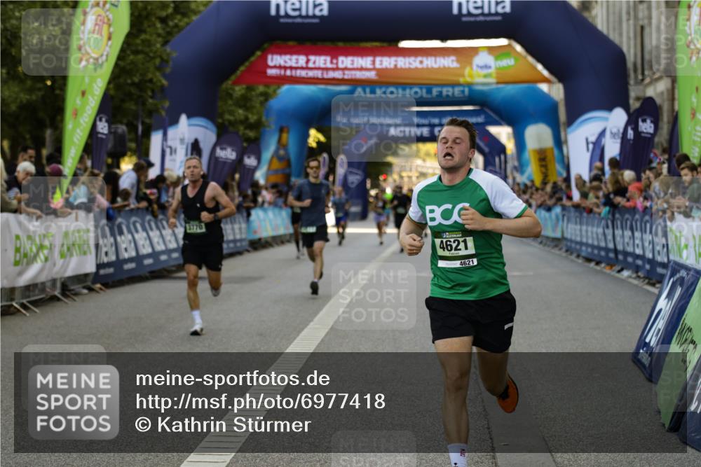01.09.2024 - BARMER Alsterlauf Kathrin Stürmer Photography http://msf.ph/oto/6977418 01.09.2024 09:43:36 Ziel 2229, 3524, 3770, 3790, 3811, 3949, 4435, 4621, 4844, 8058 meine-sportfotos.de
