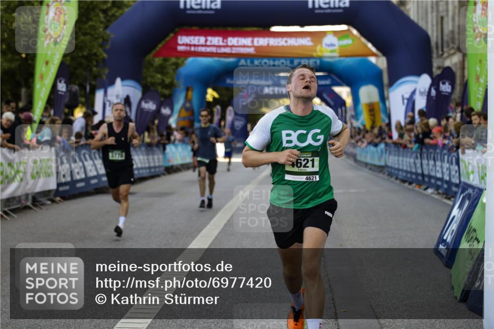 01.09.2024 - BARMER Alsterlauf Kathrin Stürmer Photography http://msf.ph/oto/6977420 01.09.2024 09:43:36 Ziel 2229, 3524, 3770, 3790, 3811, 3949, 4435, 4621, 4844, 8058 meine-sportfotos.de